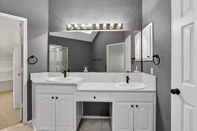 933 Highgate Drive, Lewisville, TX 75067 - Photo 10