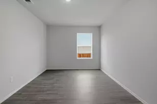 816 Bluffview Dr, Cleburne, TX 76031 - Photo 6