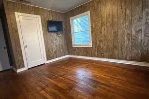 217 14th St, Grand Prairie, TX 75050 - Photo 4