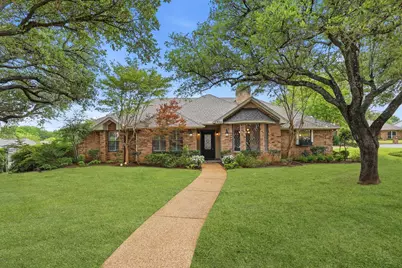 4306 Essex Court, Arlington, TX 76016 - Photo 2