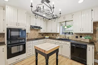 4306 Essex Court, Arlington, TX 76016 - Photo 14