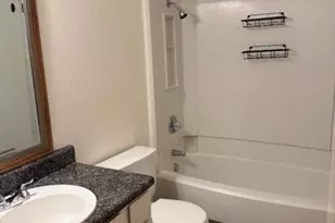 222 N Center St, Grand Prairie, TX 75050 - Photo 8