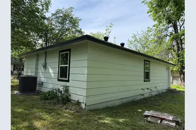 1114 Blackburn Street, Commerce, TX 75428 - Photo 16