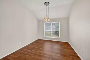 548 Marybeth Dr, Burleson, TX 76028 - Photo 8