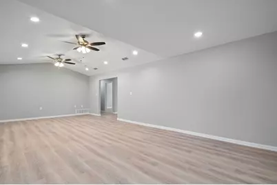 815 Lydia, Stephenville, TX 76401 - Photo 4