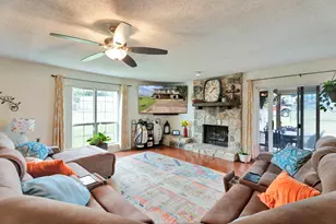 4507 Overlook Ct, Granbury, TX 76049 - Photo 4