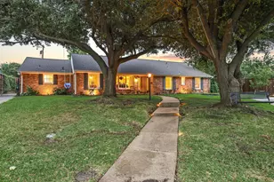 10106 Crestover Cir, Dallas, TX 75229 - Photo 1
