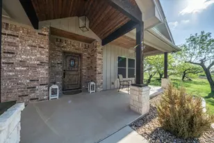 19126 White Bluff Dr, Whitney, TX 76692 - Photo 14
