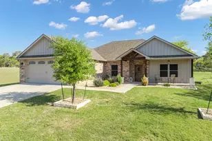 19126 White Bluff Dr, Whitney, TX 76692 - Photo 4