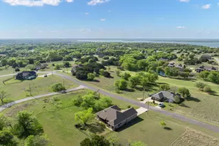 19126 White Bluff Dr, Whitney, TX 76692 - Photo 8