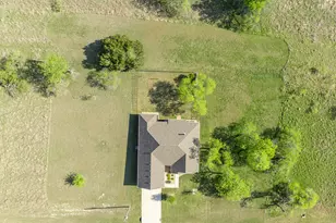 19126 White Bluff Dr, Whitney, TX 76692 - Photo 6