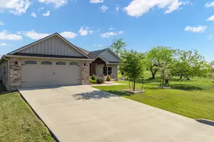 19126 White Bluff Dr, Whitney, TX 76692 - Photo 2