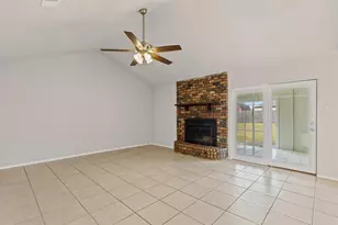 1605 Morningside Dr, Cleburne, TX 76033 - Photo 4