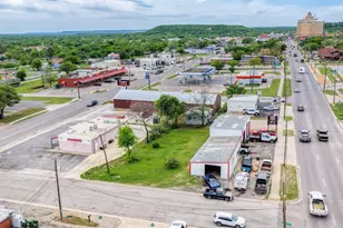 104 SE 12th Ave, Mineral Wells, TX 76067 - Photo 1