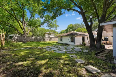 6735 Kingsbury Drive, Dallas, TX 75231 - Photo 32