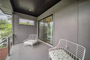 9753 Mixon Dr, Dallas, TX 75220 - Photo 22