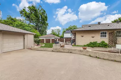 9210 Larchwood Drive, Dallas, TX 75238 - Photo 16