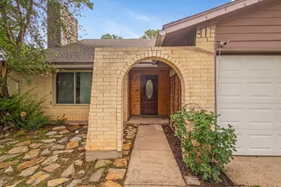 1307 Shady Hollow, Euless, TX 76039 - Photo 2