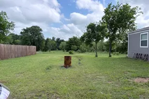 434 Valley Ridge Dr, Bridgeport, TX 76426 - Photo 2