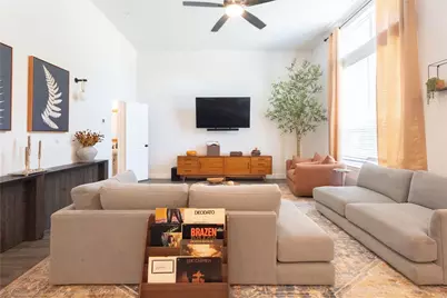 532 E 2nd Street, Irving, TX 75060 - Photo 2