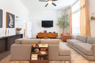 532 E 2nd St, Irving, TX 75060 - Photo 2