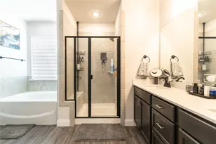 532 E 2nd St, Irving, TX 75060 - Photo 18