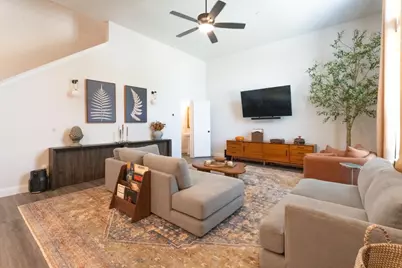 532 E 2nd Street, Irving, TX 75060 - Photo 1