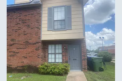 2826 Wimbledon Court #D, Garland, TX 75041 - Photo 2
