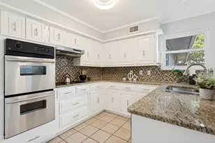 9517 Fallbrook Dr, Dallas, TX 75243 - Photo 18