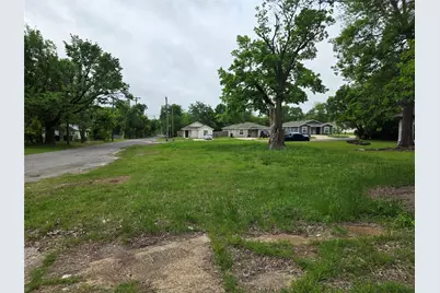 619 E 3rd Street, Bonham, TX 75418 - Photo 1