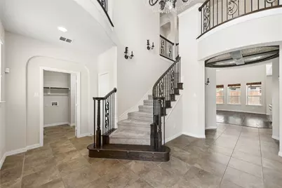 12571 Valley Spring Drive, Frisco, TX 75035 - Photo 4