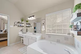 3211 Golden Oaks Cir, Granbury, TX 76049 - Photo 18