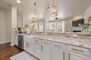3211 Golden Oaks Cir, Granbury, TX 76049 - Photo 6
