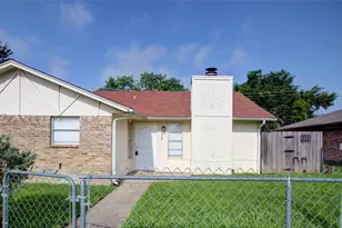 708 N Cooper St, Arlington, TX 76011 - Photo 2