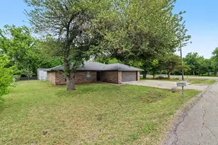 100 Pecan Cir, Trenton, TX 75490 - Photo 1