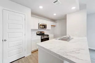 425 Coyote Creek Ct, Abilene, TX 79602 - Photo 2