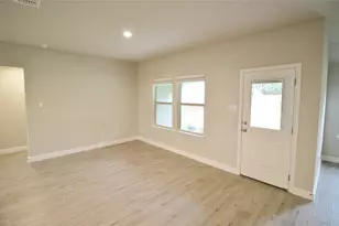 1449 Bennett Dr, Burleson, TX 76028 - Photo 12