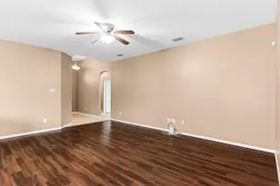 1108 Wellesbourne Ln, Fort Worth, TX 76134 - Photo 4