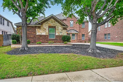 5920 Ivy Glen Drive, Grand Prairie, TX 75052 - Photo 2