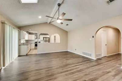 512 W Oakdale Road, Irving, TX 75060 - Photo 12