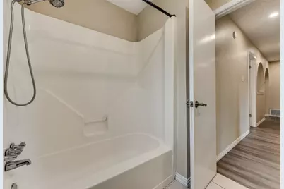 512 W Oakdale Road, Irving, TX 75060 - Photo 30