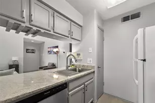 5750 Phoenix Dr, Dallas, TX 75231 - Photo 16