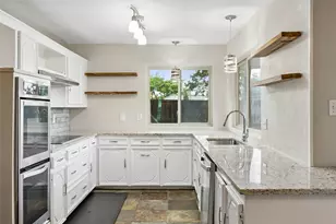 2507 Hawthorne Dr, Carrollton, TX 75006 - Photo 10