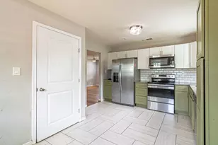 4447 Moler St, Dallas, TX 75211 - Photo 8