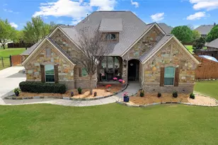 1173 Durango Springs Dr, Fort Worth, TX 76052 - Photo 1