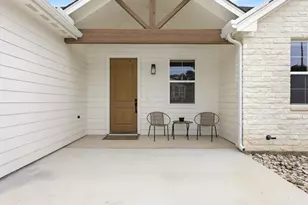 5600 San Jacinto Dr, Granbury, TX 76048 - Photo 2