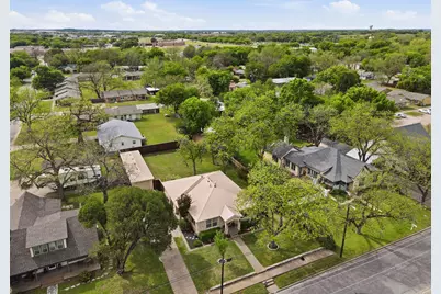 309 N Travis Street, Granbury, TX 76048 - Photo 28