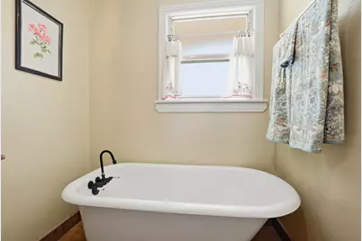 309 N Travis Street, Granbury, TX 76048 - Photo 14