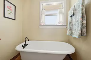 309 N Travis St, Granbury, TX 76048 - Photo 14