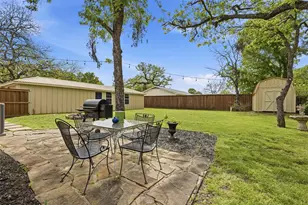309 N Travis St, Granbury, TX 76048 - Photo 24